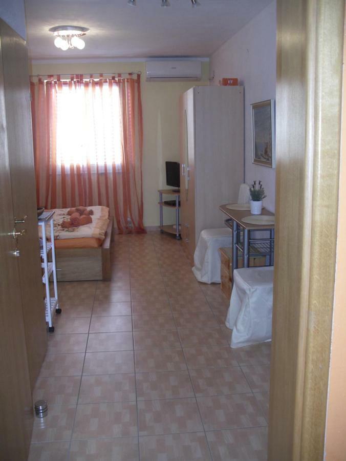 Apartments Marija Malinska Εξωτερικό φωτογραφία